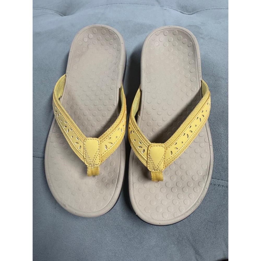 Vionic Casandra Yellow Laser Cut Orthotic Thong Sandals Womens 6 1THR/TW5242